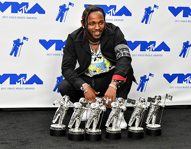 Пинк с мужем и дочерью, Кэти Перри и другие на церемонии MTV Video Music Awards 2017