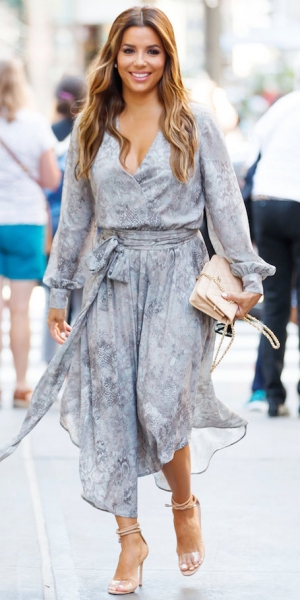 Ева Лонгория в женственном образе прогулялась по Нью-Йорку