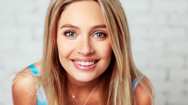 Звезда сериала "Универ" Наталья Рудова опубликовала пляжное фото