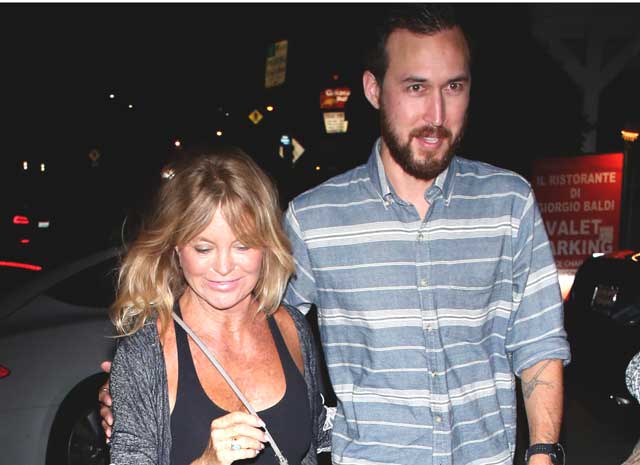 Голди Хоун в восторге от бойфренда своей дочери Кейт Хадсон