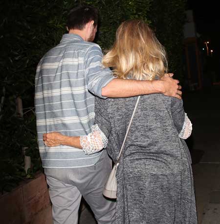 Голди Хоун в восторге от бойфренда своей дочери Кейт Хадсон